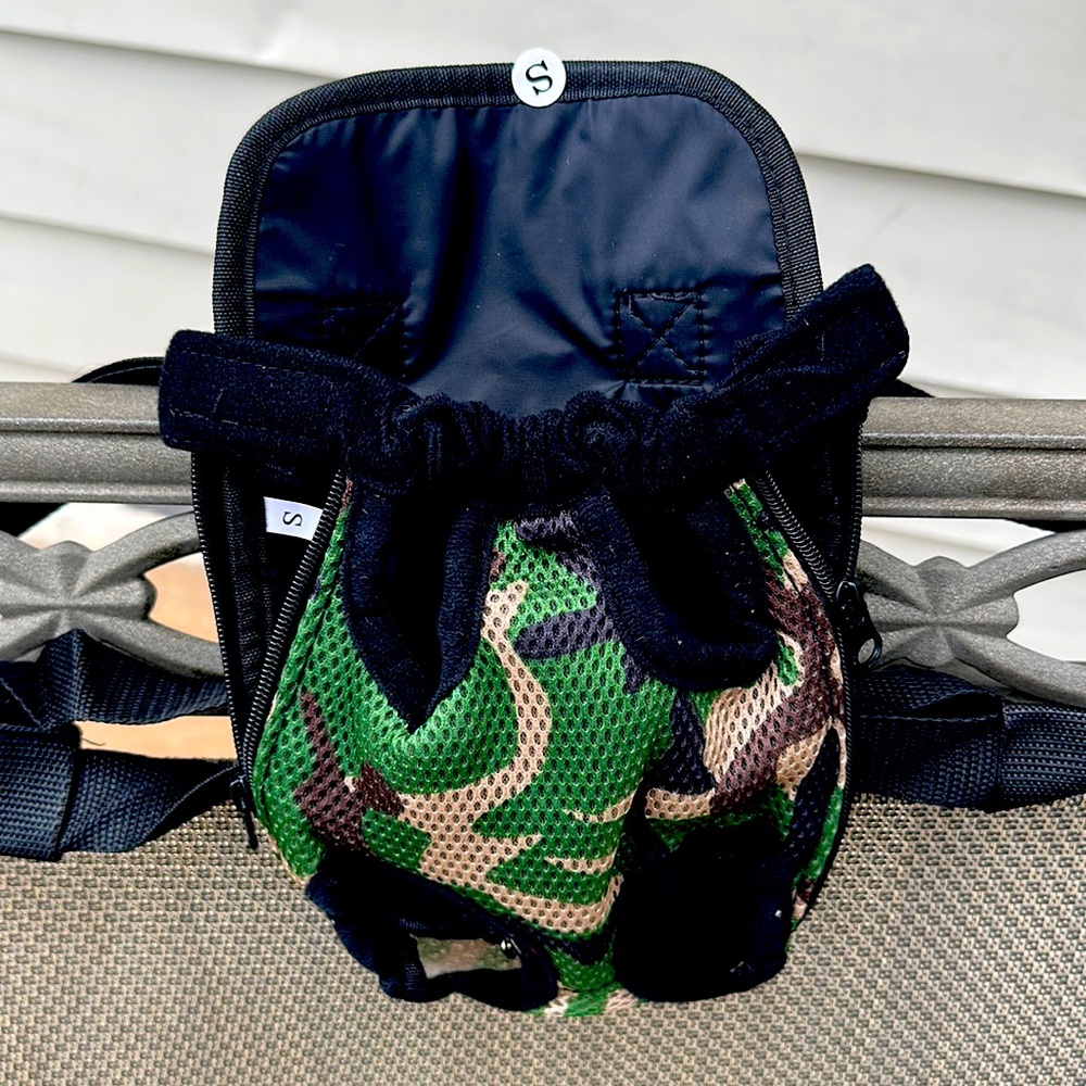 Dog pouch camouflage